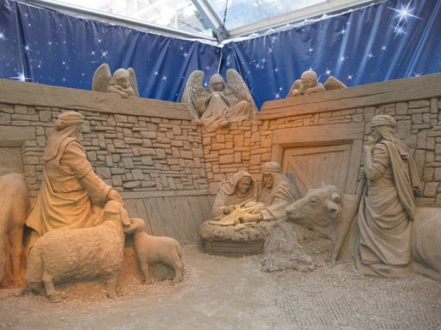 Cảnh Sinh Nhật năm nay tại Toà Thánh Vatican được điêu khắc từ 700 tấn cát