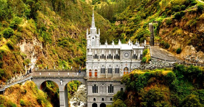 Las Lajas Sanctuary – Nhà thờ nằm trong hẻm núi được cho là đẹp nhất ở Colombia